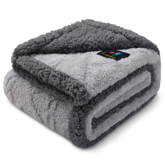 Waterproof Pet Blanket, Liquid Pee Proof Dog Blankets for Sofa Bed Couch, Reversible Sherpa Fleece Furniture Protector Cover for Small Medium Large Dogs Cats,Light Grey Small（40" x 28"）