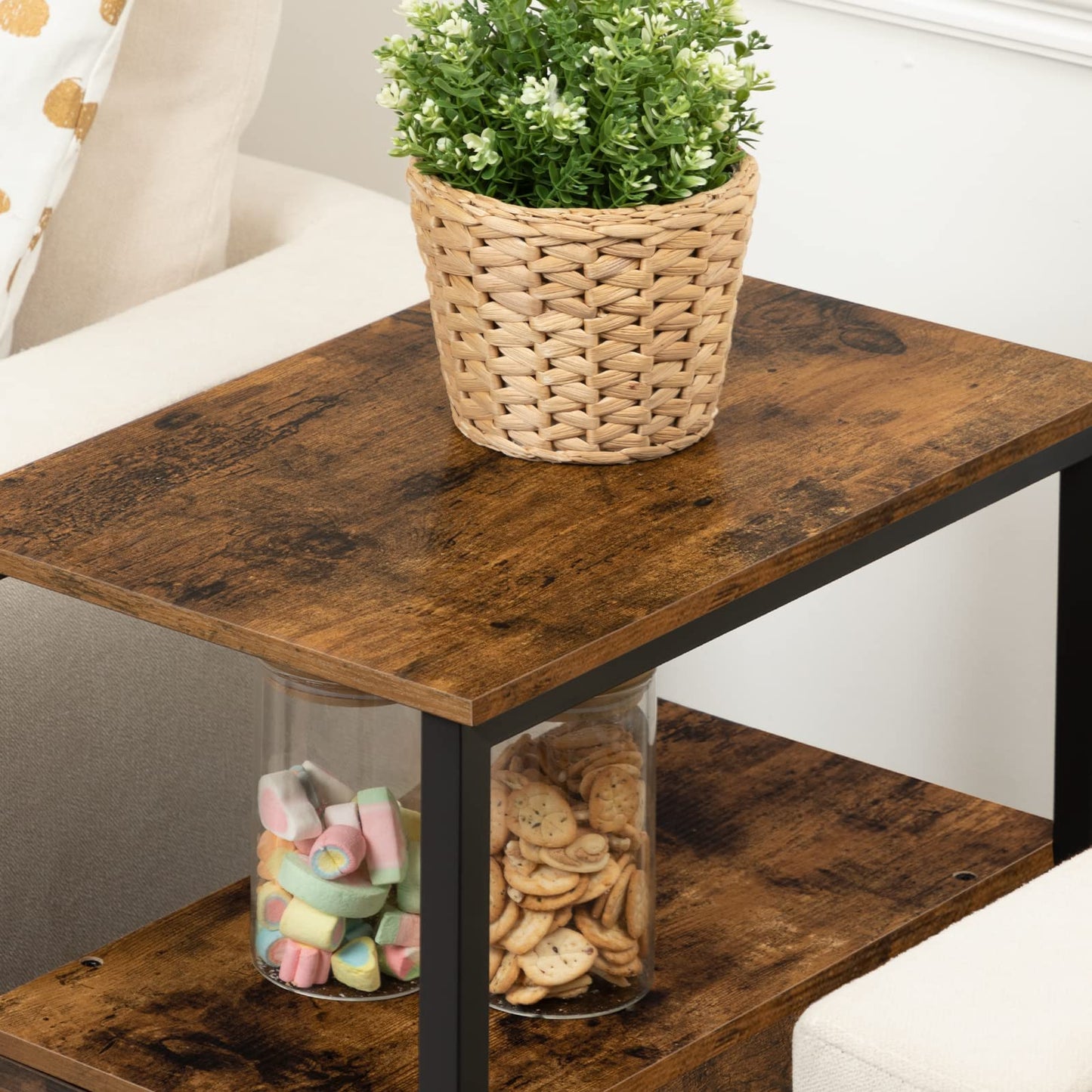 HOOBRO End Table, Narrow Chairside Table with Drawer and Open Storage Shelf, Nightstand for Small Spaces, Stable and Sturdy Construction, Wood Look Accent Furniture, Rustic Brown and Black BF548BZ01G2